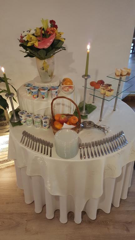 Hotel Bristol Тарнув Экстерьер фото