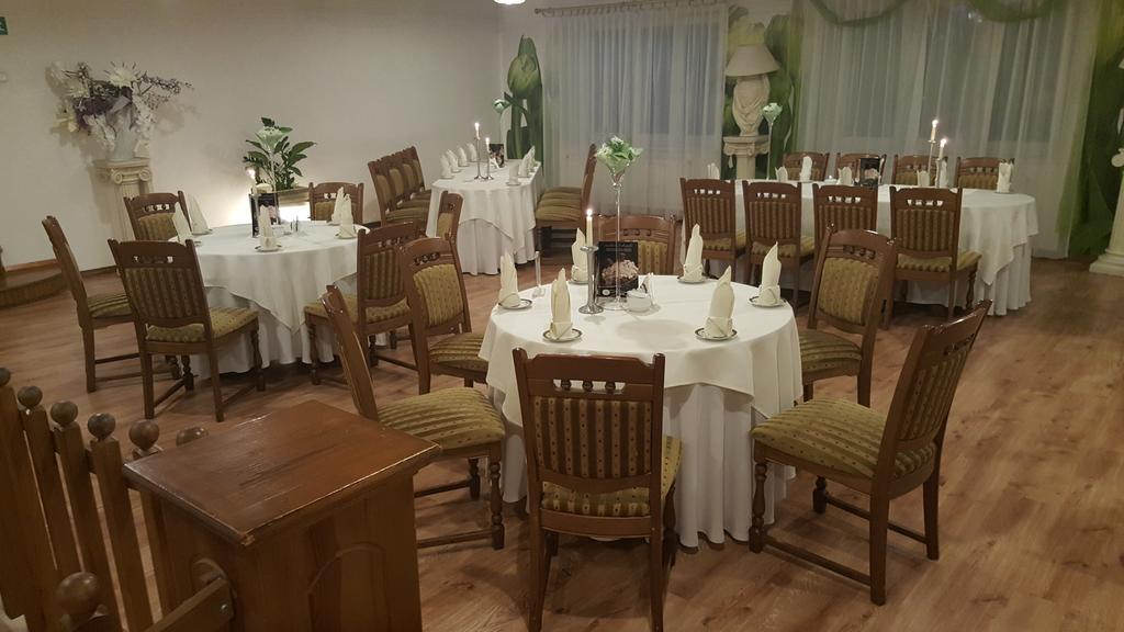 Hotel Bristol Тарнув Экстерьер фото