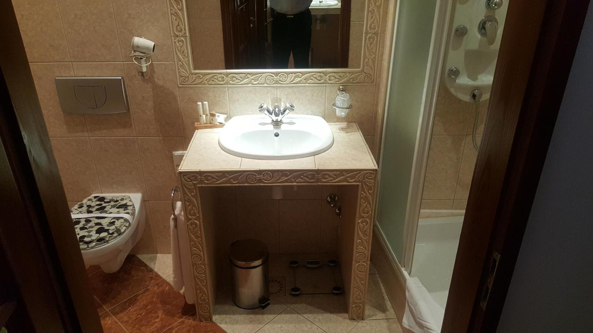 Hotel Bristol Тарнув Номер фото