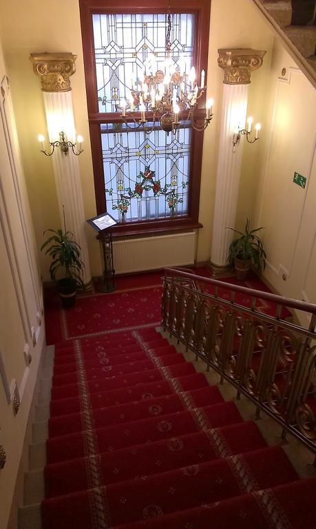 Hotel Bristol Тарнув Экстерьер фото