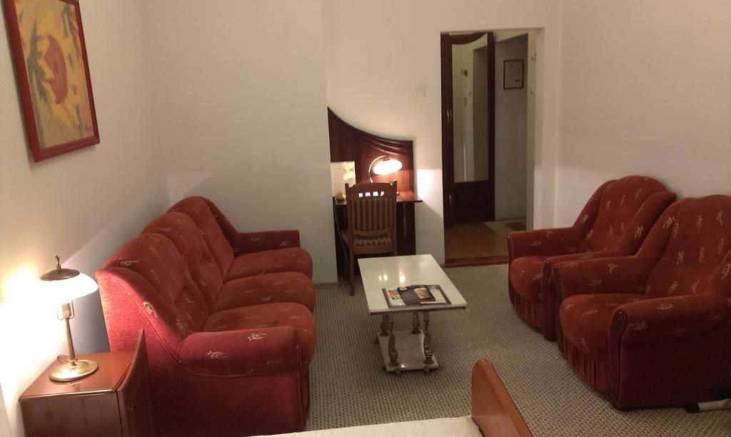 Hotel Bristol Тарнув Номер фото