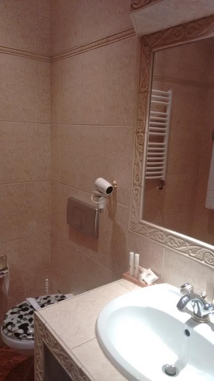 Hotel Bristol Тарнув Экстерьер фото