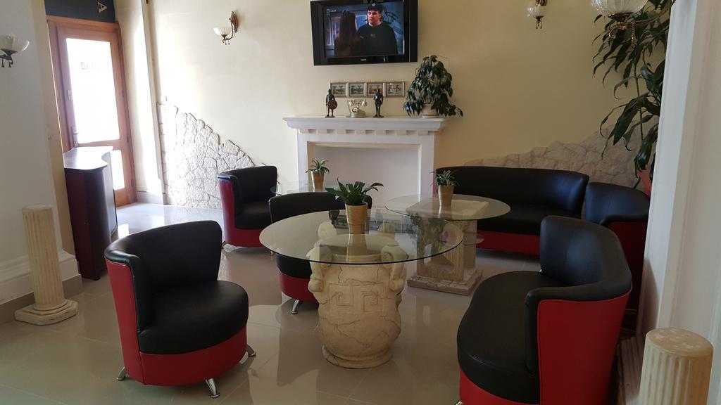 Hotel Bristol Тарнув Экстерьер фото