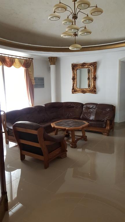 Hotel Bristol Тарнув Экстерьер фото